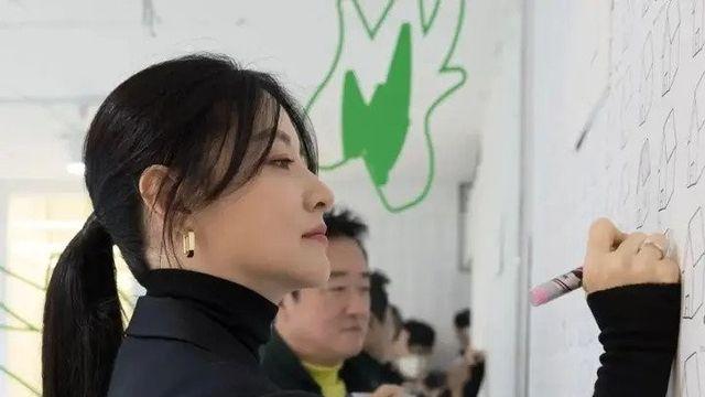 53세 아줌마 이영애 근황 ~!!!!!