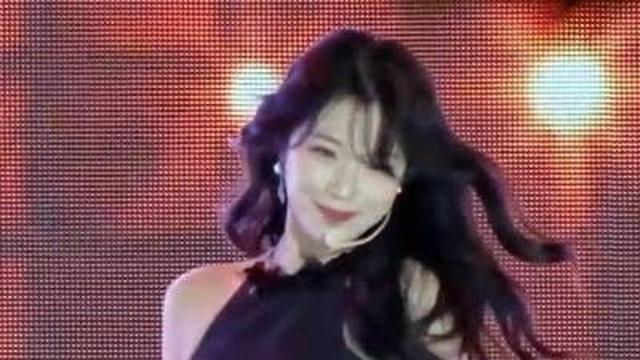 얇은 매끈 홀터넥 원피스 프로미스나인 백지헌 ㄷㄷㄷㄷ!!!