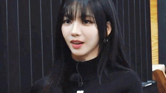 덕후는 아니라는.. 세상 단호한 카리나
