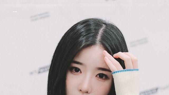 에볼루션 팬사인회 김유연 존예 ㄷㄷ:)