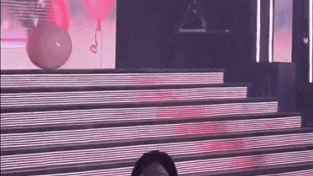 마이크 던진 프로미스 이채영!!!
