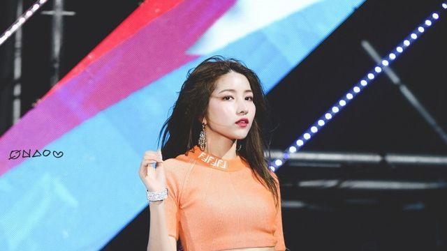 여자친구 소원, 무대를 장악하는 기럭지 비율.jpg??!