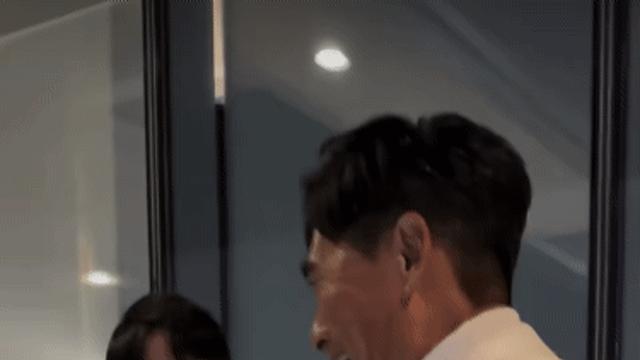 송중기와 주윤발⋯