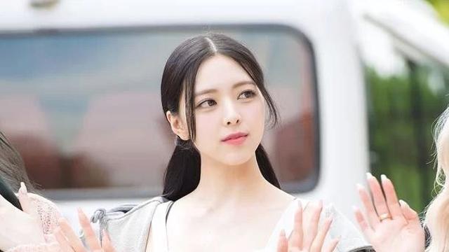 ITZY 유나 청바지룩 특징??!