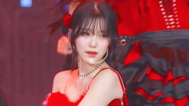탱고 의상 원피스.. 프로미스나인 백지헌