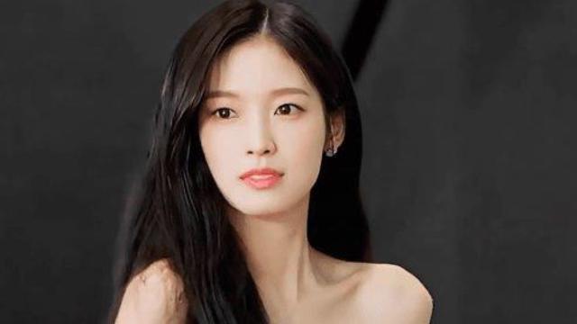 꽃무늬 드레스 입은.. 오마이걸 아린