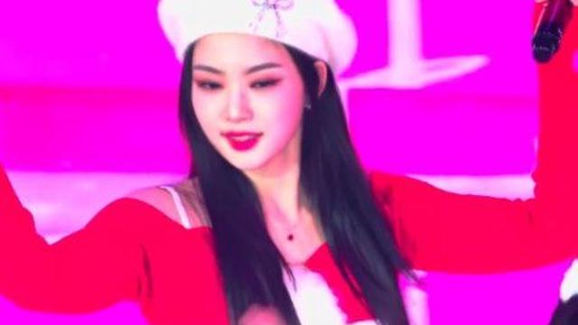 크리스마스룩.. 스테이씨 아이사