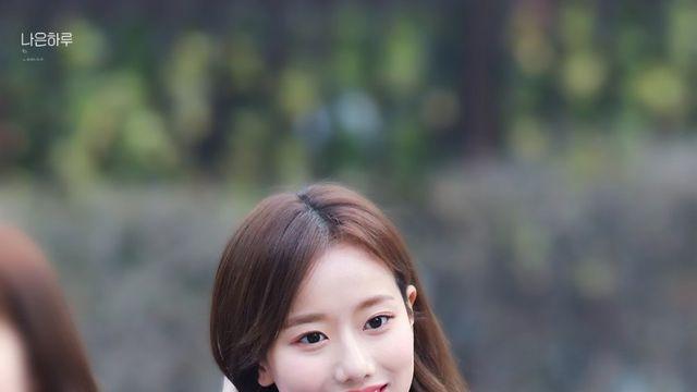 에이프릴 나은:)