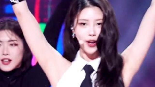 반전 정장 스타일 홀터넥.. 주주시크릿 미주