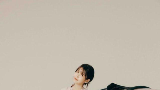 아이유 - 뉴발란스