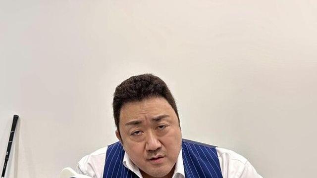 '키티 납치됐나'… 마동석, 헬로키티로 귀여운 반전 매력 과시