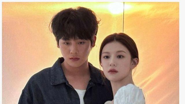 고윤정 인스타에 올라온 커플샷		…