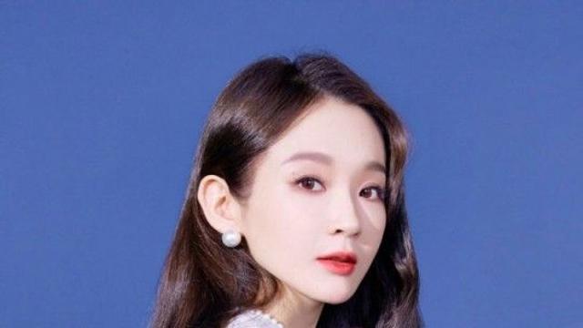 강민경, 라이브 방송 중 정색 