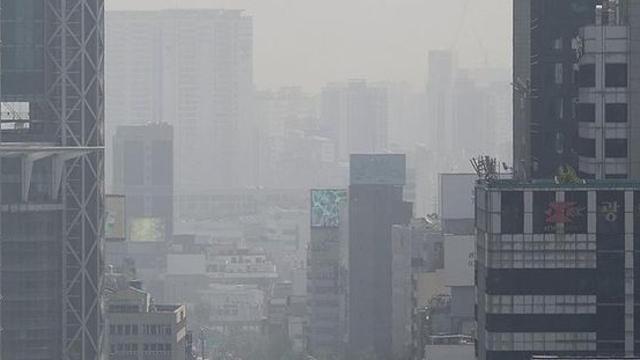 비 갠 일요일 전국 황사... 미세먼지 '매우나쁨'