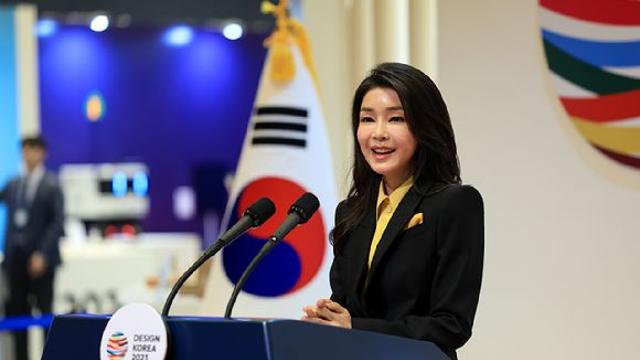 검찰, 김건희 여사에 명품백 건넨 최재영 목사 내일 조사