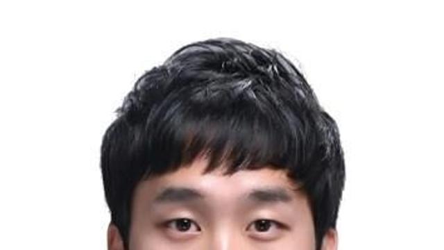 유튜브에 학교생활 올리고, 운동장에 캠프 설치하는 교사들