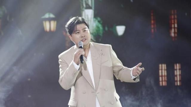 김호중 뺑소니도 응원하는 팬카페 '가관'...