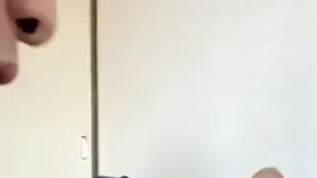 집사의 입냄새가 믿기지 않는 고양이ㅋㅋㅋㅋㅋㅋ