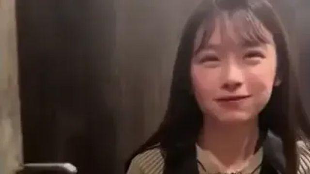고기 사줄 맛 나는 일본인 여친.gif