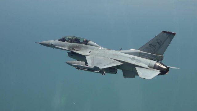 KF-16U 공대공미사일 첫 사격…한미 공군, 공대공·공대지 실사격 훈련