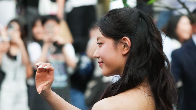 [포토] 뉴진스 해린, 강고양이와 하트를 만들어요!