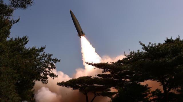 북한, '오물풍선' 살포 이어 단거리탄도미사일 무더기 도발