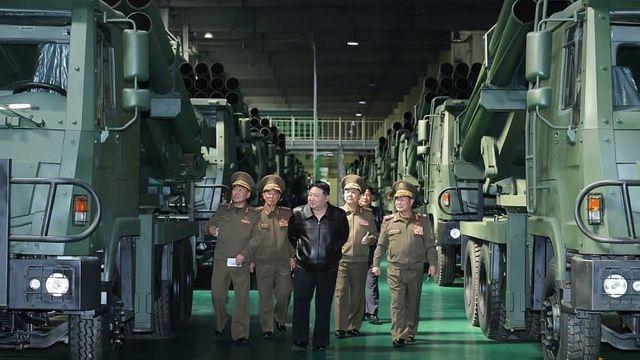 남북 경제협력으로 만든 자동차 공장에서.⋯