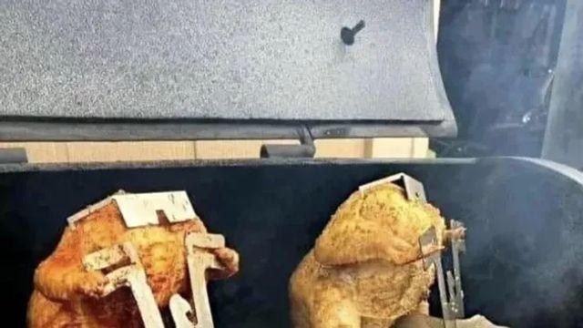 흔한 통닭 거치대..
