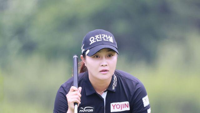 [STN포토]서연정, 버디 기회가 왔어요