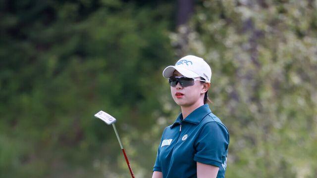 [STN포토]윤화영, 아쉽게 빗나가는 버디퍼트
