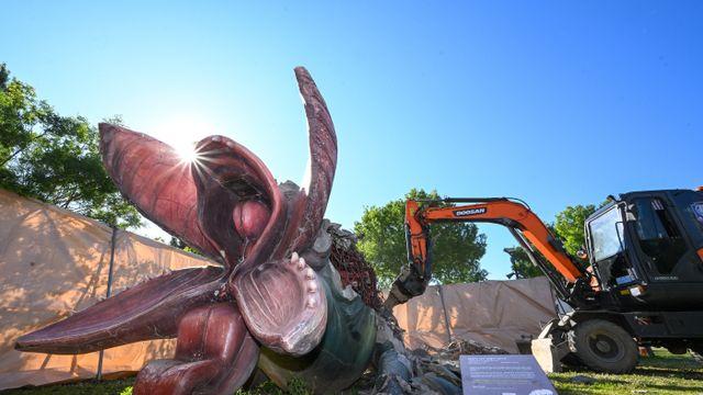 [포토] 여의도 한강공원 '괴물' 조형물 철거