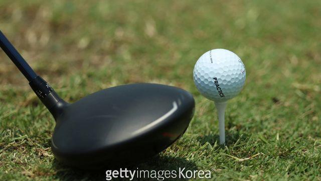 [뱁새 김용준 프로의 골프모험] 공 위치가 말을 한다, 열심히 해도 안 된다면 공 위치를 바꿔 보라