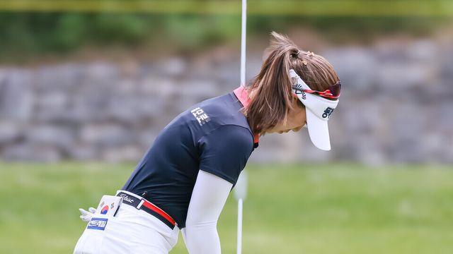 [STN포토]윤민아, 신중하게 굴리는 버디퍼트