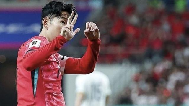 중국 팬 거센 야유에... 손흥민이 조용히 치켜든 손가락, 모두 열광했다