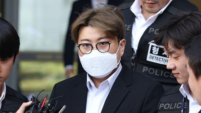 [속보] '음주 뺑소니' 가수 김호중, 구속 기소…구속 기간 연장