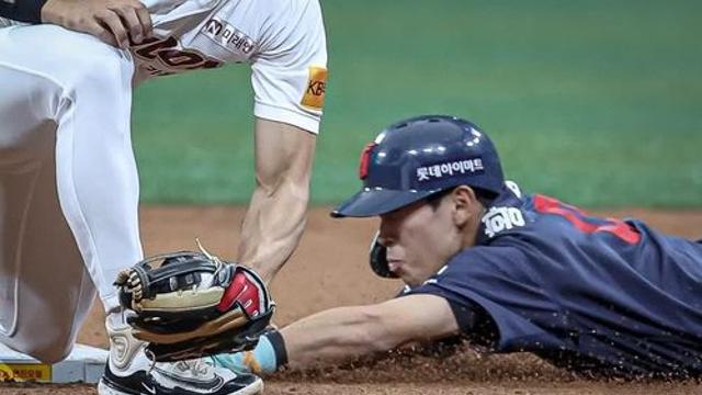 롯데 자이언츠 8년만에 황성빈 도루 30기록...