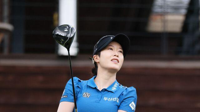 [STN포토]유효주, 티샷 방향이 좋지 않아요
