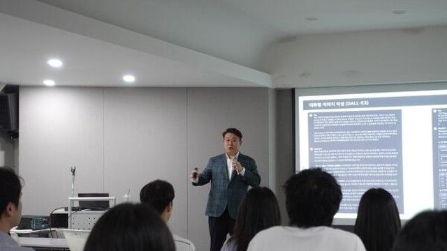 에스넷시스템, IT 커뮤니케이터 김덕진 소장 초청해 AI 강연 진행