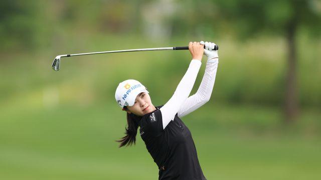 이가영, KLPGA 통산 2승 청신호…롯데 오픈 3R 단독 선두