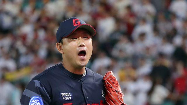 롯데 홀드 1위 셋업맨, 치명적 실책→3연패 빌미