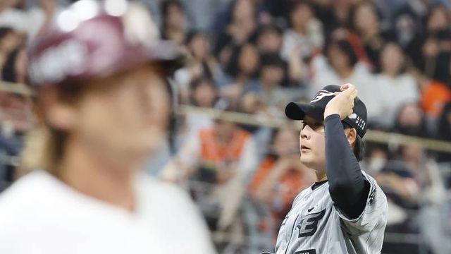 볼·볼·볼·포일+실책까지 '자멸' 한화...키움, 8회 역전승으로 후반기 출발 [IS 고척]