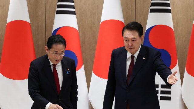 尹-기시다, 美 워싱턴서 ‘한일 정상회담’ 시작