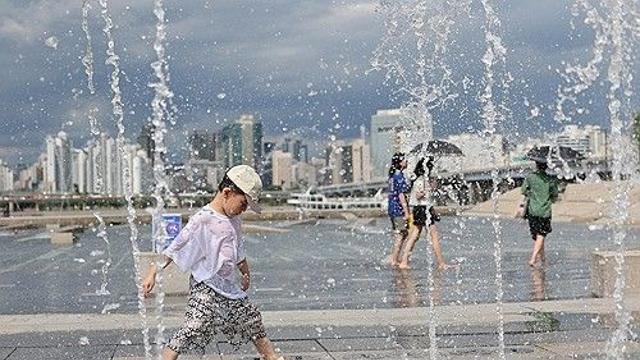 [날씨] 체감온도 31도 안팎 '찜통더위'…내륙 곳곳 소나기