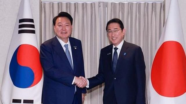 윤 대통령-기시다 총리,  