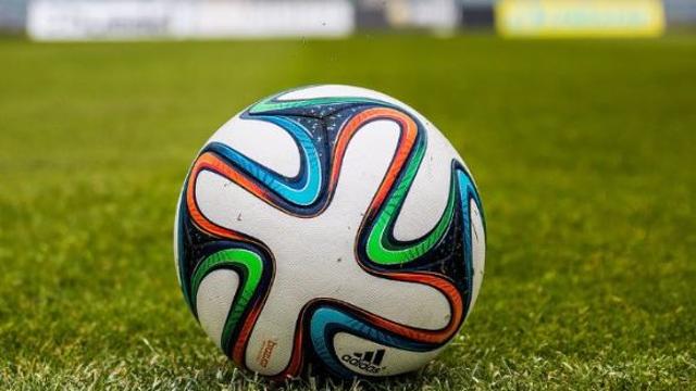 현역 축구선수, 운전 중 변압기 들이받고 도주…자택서 '긴급체포'