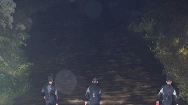 한밤 중 술 취해 하천 뛰어든 여성들…57분 만에 결국 구조돼