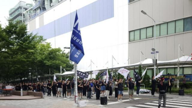 'SK에 핵심 인력 뺏길라' 삼성전자 총파업 결단 필요