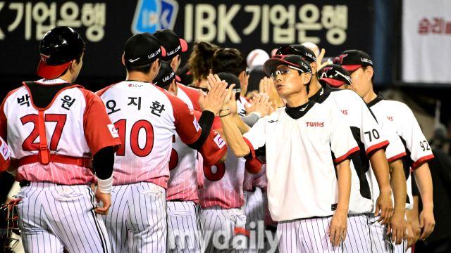 '추격조가 7실점했지만'... 타선 폭발에 만족한 염경엽 감독 