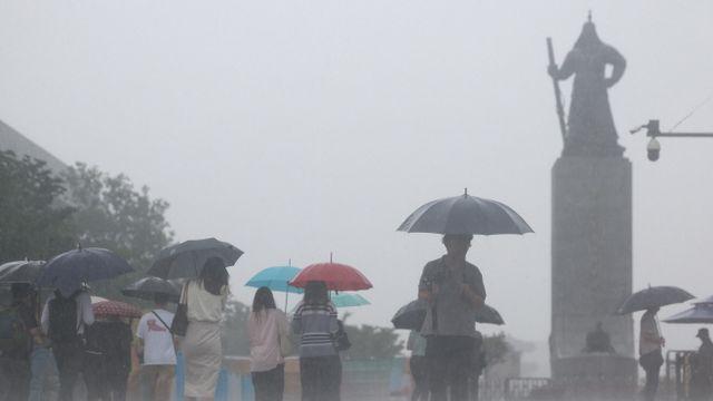 [오늘날씨] 중부지방 집중호우…시간당 30~70mm 많은 비