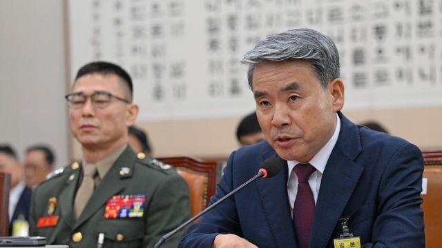 [포토] 질의에 답하는 이종섭 전 장관